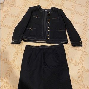 CHANEL SKIRT SUIT
